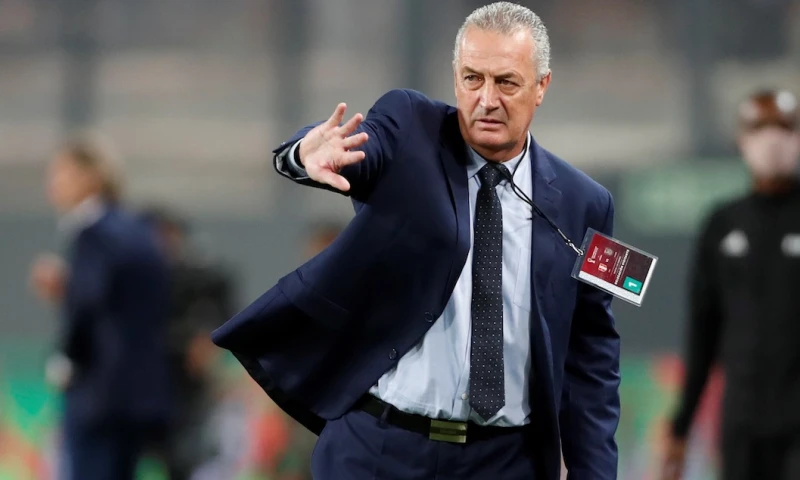 Gustavo Alfaro convocó 28 jugadores para enfrentar a Paraguay y Argentina  / Foto: EFE