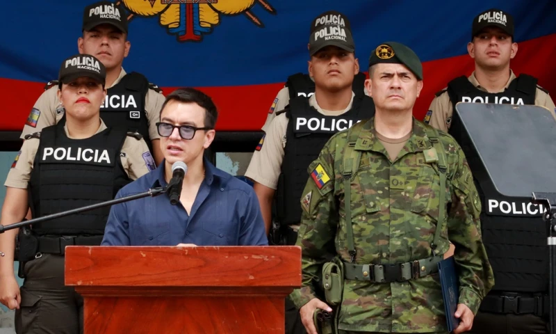 La Policía Nacional recibió 10.500 chalecos balísticos./ Foto: cortesía Presidencia