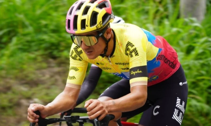 Carapaz reconoce que el inicio de temporada ha sido un "poco raro" después de sufrir una caída en la Strade Bianche / Foto: cortesía Primicias