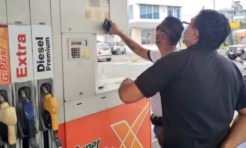 El diésel premium y las gasolinas Extra, Ecopaís y Súper bajaron de precio / Foto: cortesía