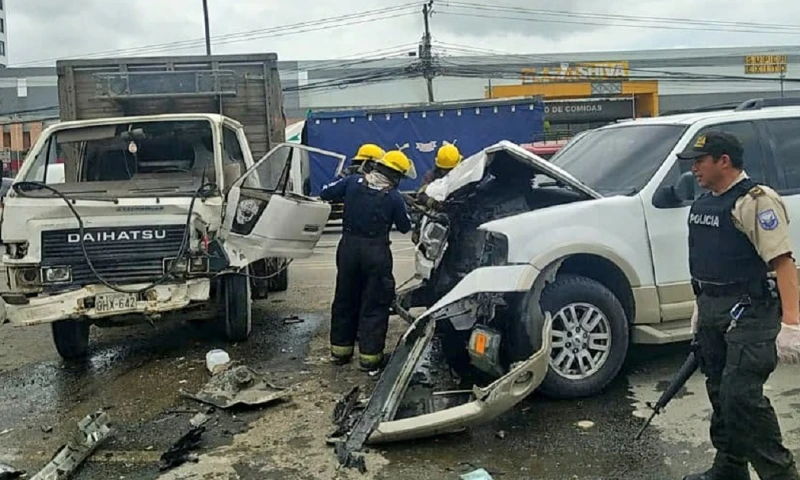 La Policía informó que se registró "un atentado criminal contra el vehículo en el que circulaba" Chonillo / Foto: cortesía Policía Nacional 