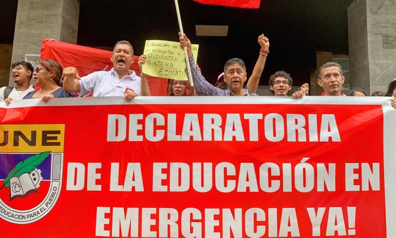 En las últimas semanas, la UNE en la provincia de Guayas, cuya capital es Guayaquil, ha denunciado que grupos criminales están amenazando con más frecuencia a los profesores y que les piden altas sumas de dinero por no hacerles daño./ Foto: cortesía EFE