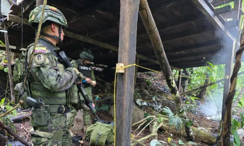 Los dos laboratorios estaban ocultos en zonas de difícil acceso cercanas al río Mira / Foto: cortesía Ejército ecuatoriano