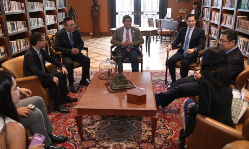 En la reunión estuvo presente el ministro de Producción / Foto: cortesía Cordex