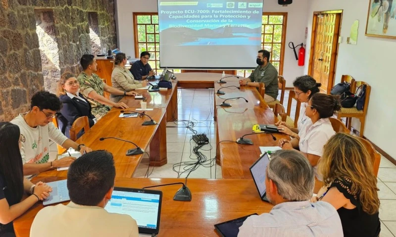 Las instituciones participantes también analizaron posibles líneas de trabajo futuras orientadas a fortalecer la investigación científica / Foto: cortesía Parque Nacional Galápagos