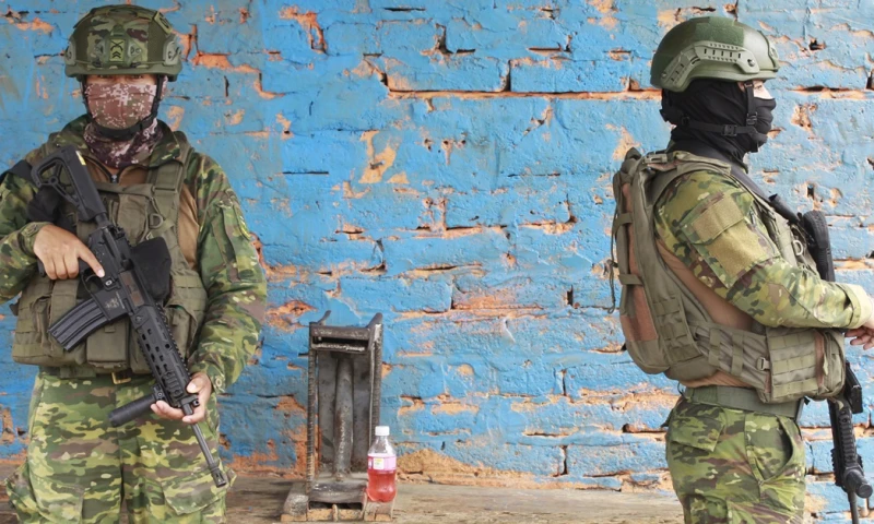 Los actos de violencia de las bandas criminales que persisten en Ecuador han causado su retraso / Foto: EFE