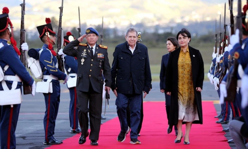 González Urrutia fue recibido con honores de jefe de Estado a su llegada / Foto: EFE
