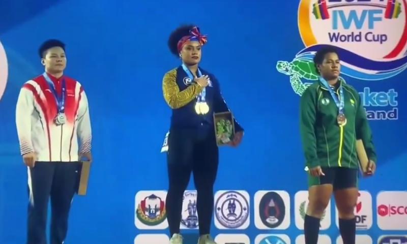 La pesista de Pastaza  logró levantar 123 kg en arranque / Foto: captura de pantalla