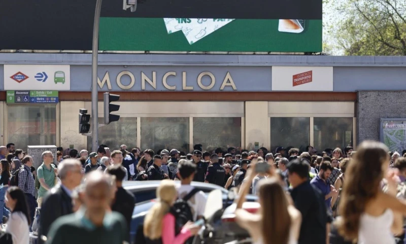 La recuperación total del sistema eléctrico español puede tardará entre 6 y 10 horas / Foto: EFE