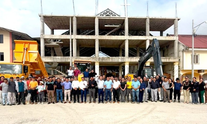 El Municipio indicó que el fortalecimiento del parque automotor forma parte de las acciones orientadas a mejorar la infraestructura vial / Foto: cortesía GAD Zamora Chinchipe