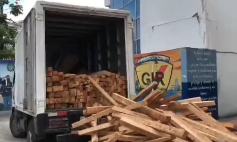 Los agentes policiales ubicaron el vehículo a la altura de la Penitenciaría del Litoral/ Foto: cortesía Policía Nacional
