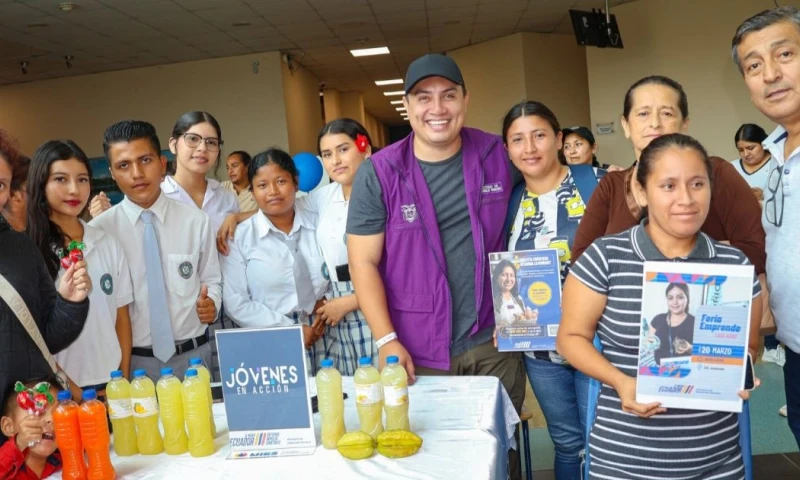 El evento reunió a 52 expositoras, entre beneficiarias del Crédito de Desarrollo Humano y representantes de la economía popular y solidaria / Foto: cortesía Ministerio de Desarrollo Humano