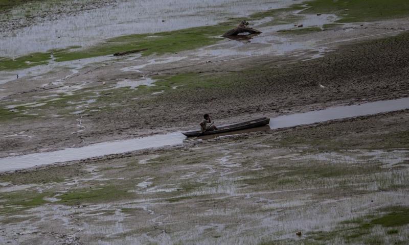 El gran afluente del río Amazonas alcanza su menor caudal de la historia / foto: EFE