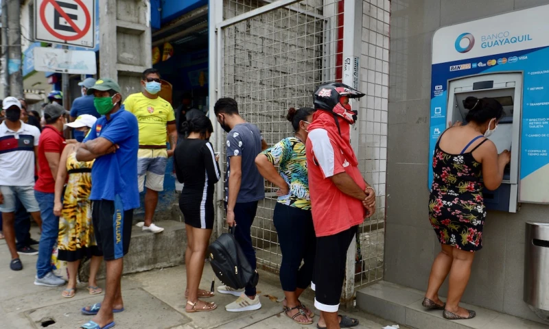 El Banco Central aplicará entintado de billetes en caso de robo de cajeros / Foto: EFE