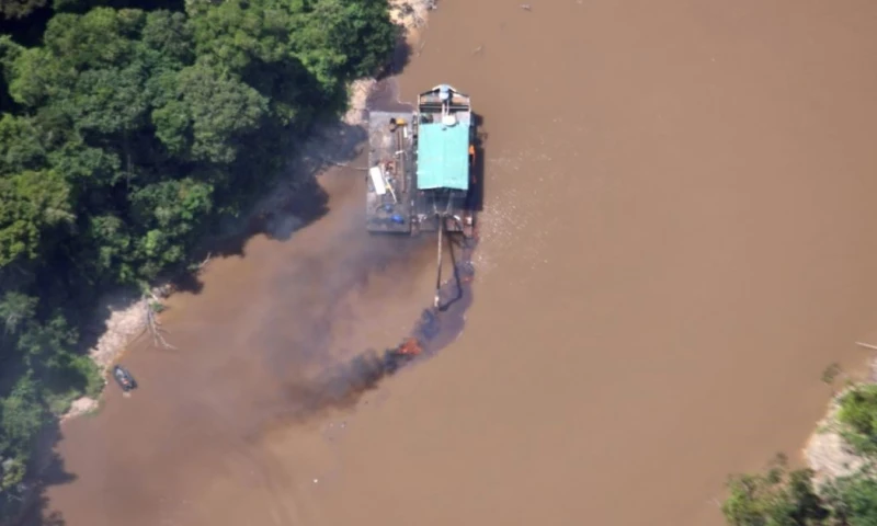 El reporte destaca que se detectaron 29 puntos de extracción en el río Puré / Foto: cortesía Fuerza Aérea de Colombia