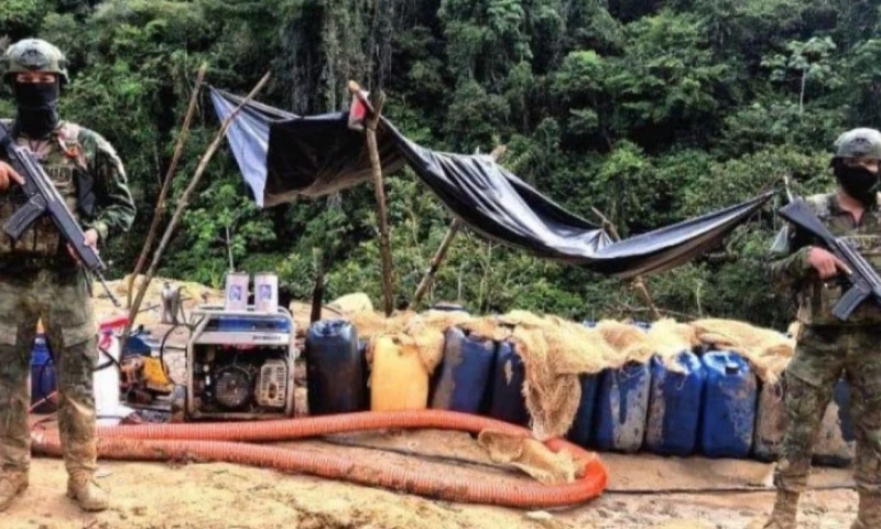 Las fuerzas de seguridad también desmantelaron un campamento utilizado para actividades mineras ilegales / Foto: cortesía Ministerio de Defensa