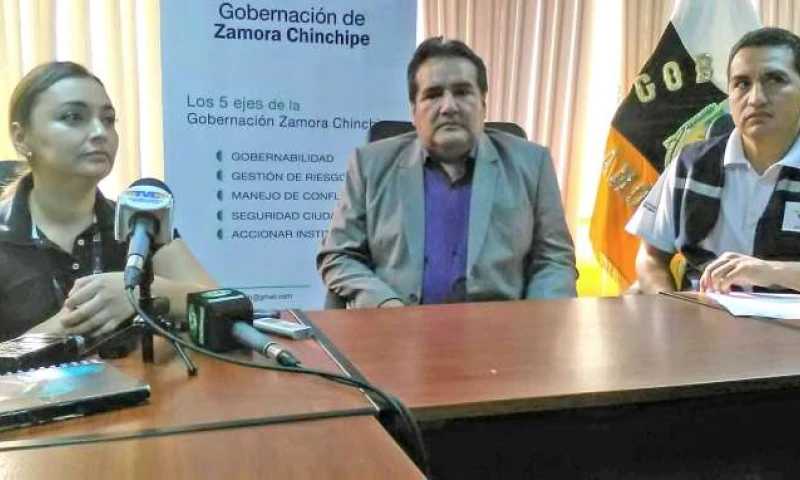 INFORME. Viviana Chacón, Franco Salinas y Ronal Salgado. Foto: La Hora