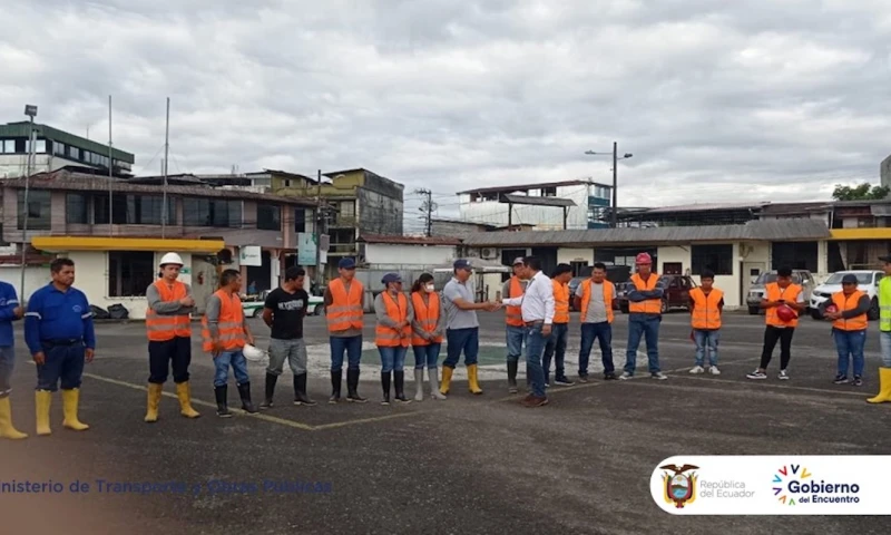 6 microempresas trabajarán en el mantenimiento vial en Pastaza / Foto: cortesía MOP