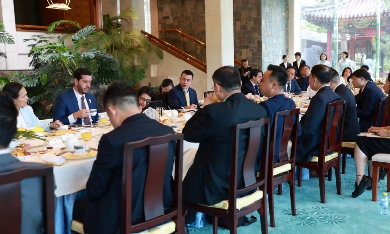 Daniel Noboa se reunió con empresas chinas en Beijing / Foto: cortesía Presidencia