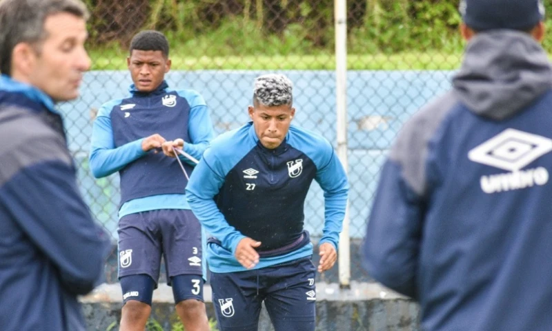 Una fuente del organismo indicó que, "se suspende la fecha de la Liga Pro por falta de pagos de los derechos de transmisión por televisión" 