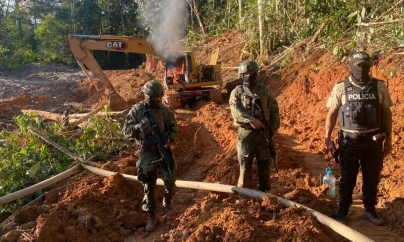 El Ejército señaló además que, entre las personas que habrían participado en el ataque, existirían fallecidos y heridos / Foto: cortesía Ejército Ecuatoriano