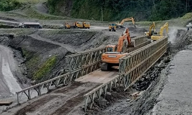El puente bailey, de 45 metros de longitud, fue instalado / Foto: cortesía MTOP