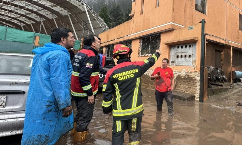 El alcalde de Quito, Pabel Muñoz, inspeccionó la zona afectada / Foto: cortesía Pabel Muñoz