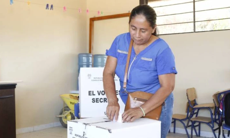 Una habitante se Sansahuari ejerció su derecho al voto (Foto: Expreso)