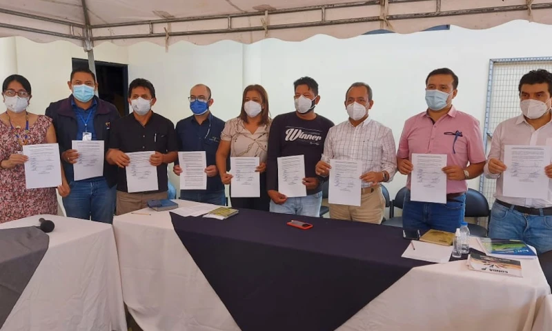 Petroecuador firma convenio con comuna kichwa El Edén en Orellana / Foto cortesía Petroecuador