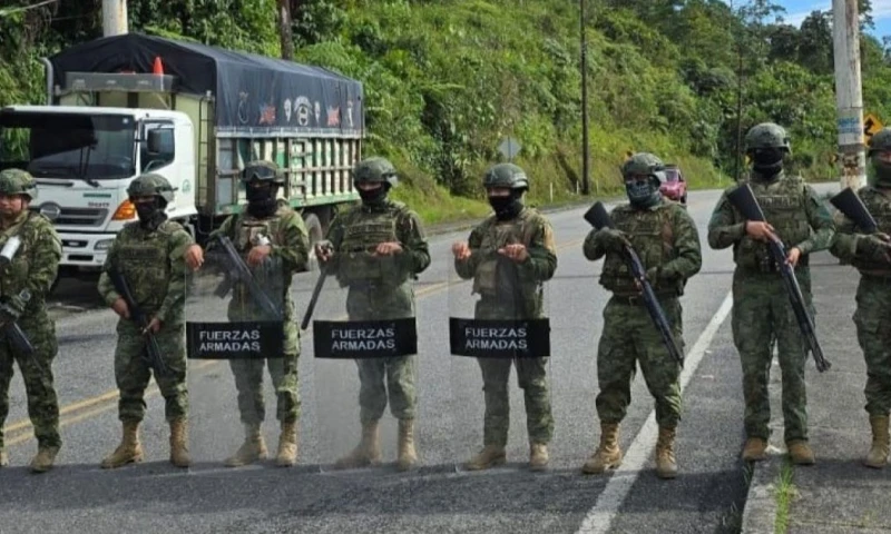 El desplazamiento del convoy se dio el mismo día en que otro convoy con productos fue emboscado / Foto: cortesía Ministerio de Defensa