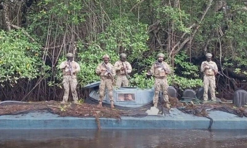 El hallazgo ocurrió en el sector de El Pindal, donde además se descubrió un centro clandestino / Foto: cortesía Ministerio de Defensa