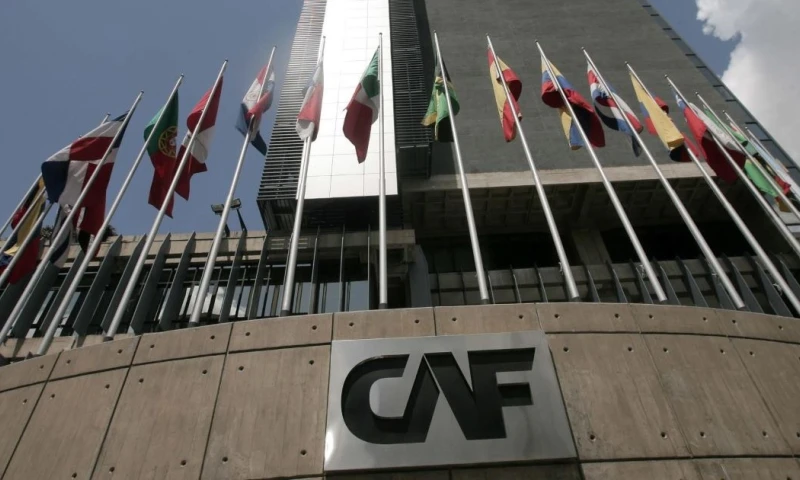 La transacción contó con el respaldo de seis instituciones financieras internacionales / Foto: EFE