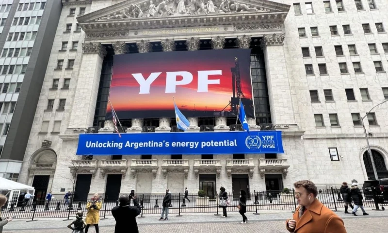 Los beneficiarios del fallo son los fondos Burford Capitol y Eton Park / Foto: EFE