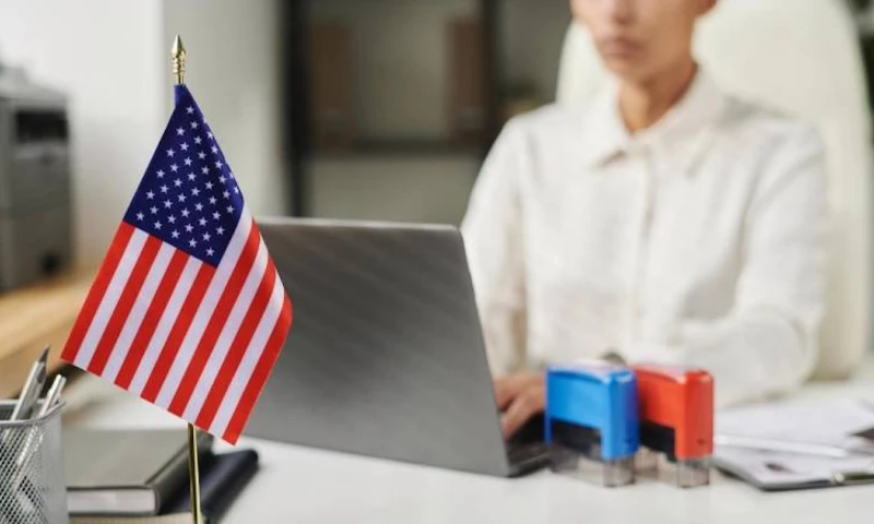  La misión diplomática abrió convocatorias para cargos administrativos. Los postulantes deben aplicar en línea y cumplir los requisitos de cada puesto. /Foto: Vistazo 