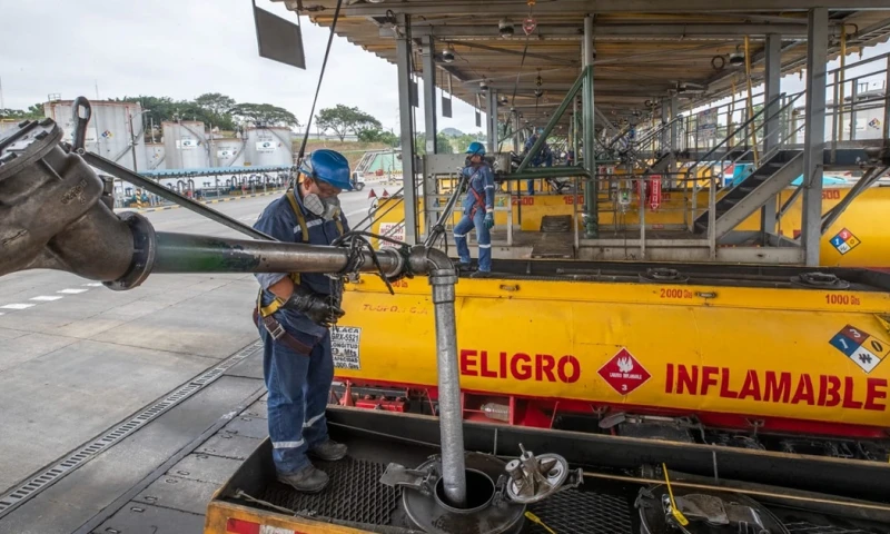 El 62.32 % corresponde al segmento automotriz./ Foto: cortesía Petroecuador