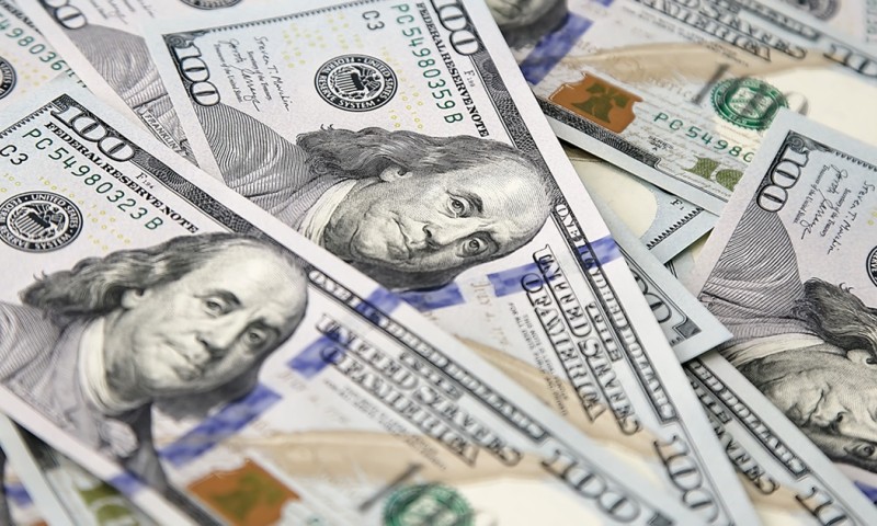 La divisa estadounidense bajó -$37.48 pesos respecto a la jornada anterior (-1.09%). / Foto: Shutterstock