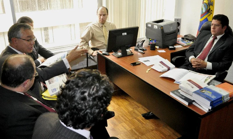 Varios procesos y sanciones ha enfrentado La Hora en los tiempos de la Supercom. Foto: La Hora