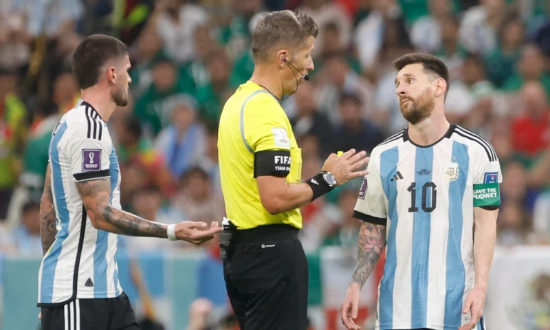 Orsato tendrá como asistentes a sus compatriotas Ciro Carbone y Alessandro Giallatini / Foto: EFE