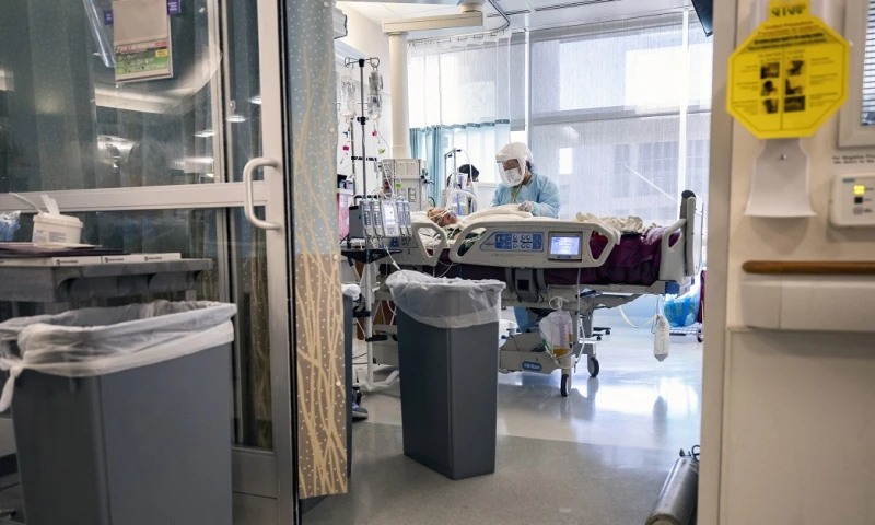 Las hospitalizaciones por la enfermedad han estado aumentando en semanas recientes por primera vez en lo que va del año/ Foto: cortesía EFE