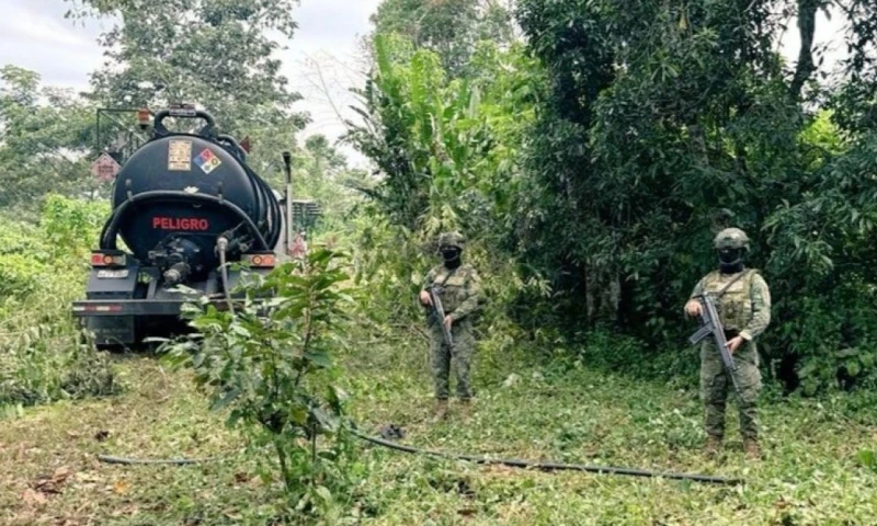 La intervención se ejecutó en el kilómetro 3 de la vía al Aguarico, en la parroquia La Primavera / Foto: cortesía Ejército Ecuatoriano