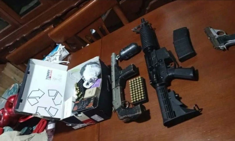 Los cinco policías fueron capturados en varios allanamientos simultáneos / Foto: cortesía Fiscalía 