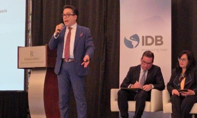 Roberto Romero, superintendente de Bancos, brindó detalles sobre las entidades ilegales / Foto: cortesía Roberto Romero