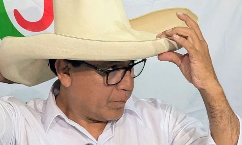 El candidato presidencial y líder de Juntos por el Perú cuestionó el decreto que fortaleció las penas y amplió las sanciones a toda la cadena de la minería ilegal./ Foto: archivo