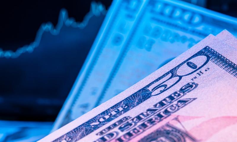 La divisa estadounidense tuvo un aumento de +$28,24 pesos y alcanza su precio más alto de 2026. / Foto: Shutterstock