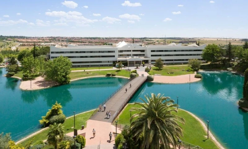 Los interesados pueden consultar la información en la página oficial de Senescyt / Foto: cortesía Universidad Europea
