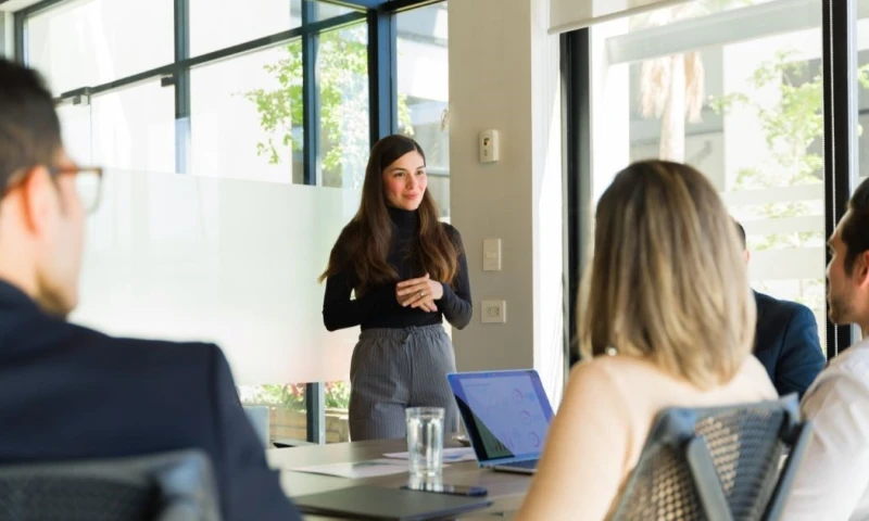 En 2023, solo el 53 % de las mujeres ecuatorianas participaban activamente en el mercado laboral / Foto: cortesía