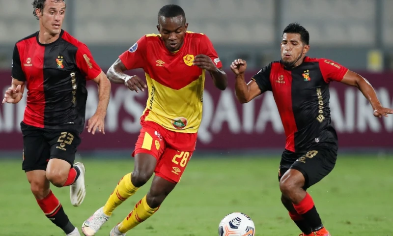 Aucas cayó 0-2 ante Melgar en Perú  / Foto: EFE