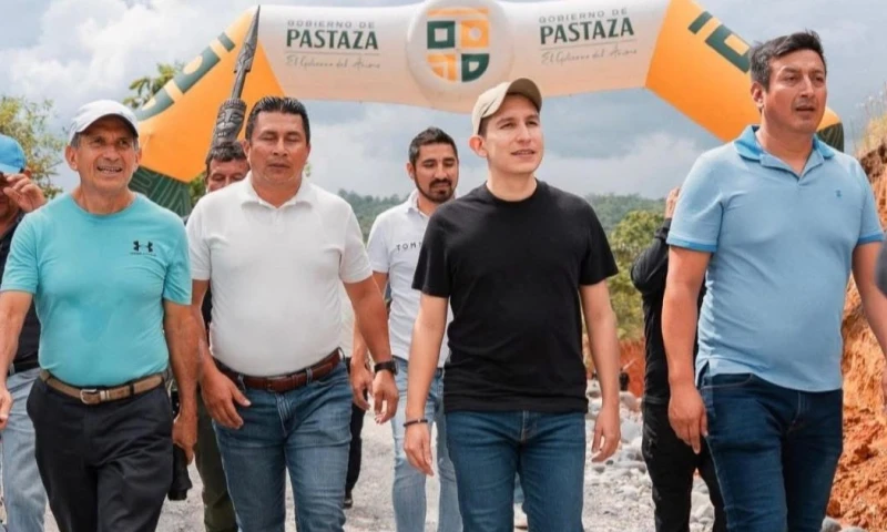 El prefecto de Pastaza, André Granda, encabezó la inauguración de la vía / cortesía André Granda