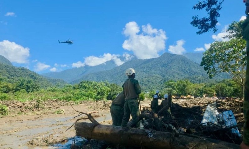 Según la Secretaría de Gestión de Riesgos, las labores se reanudarán una vez que exista una nueva evaluación técnica del terreno / Foto: cortesía Ejército Ecuatoriano