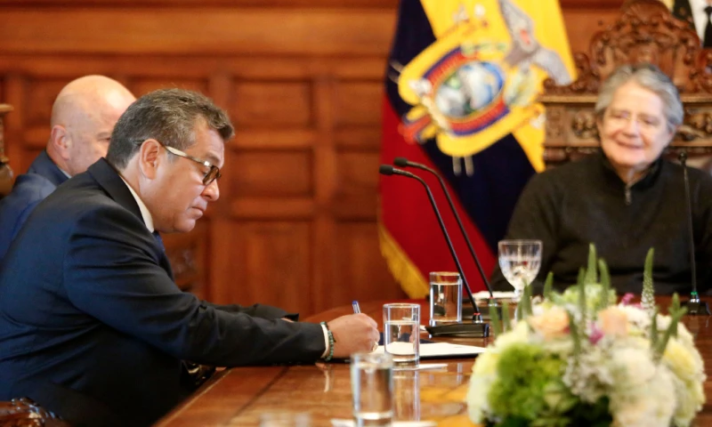 En una ceremonia celebrada en el Palacio de Carondelet, Izaguirre asumió la cartera de Agricultura y Ganadería / Foto: cortesía Presidencia